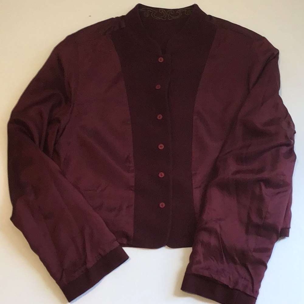 Vintage Emanul Ungaro cropped bolero style jacket / beadwork on collar/cuffs 12 - Picture 9 of 13